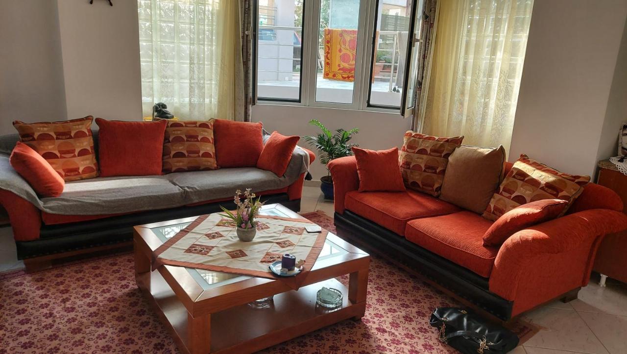 Lirika'S Airport House Apartment อาร์เตมีดา ภายนอก รูปภาพ