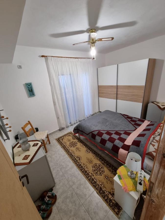 Lirika'S Airport House Apartment อาร์เตมีดา ภายนอก รูปภาพ