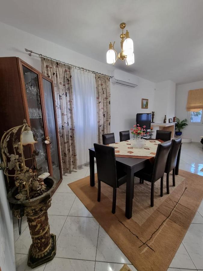 Lirika'S Airport House Apartment อาร์เตมีดา ภายนอก รูปภาพ