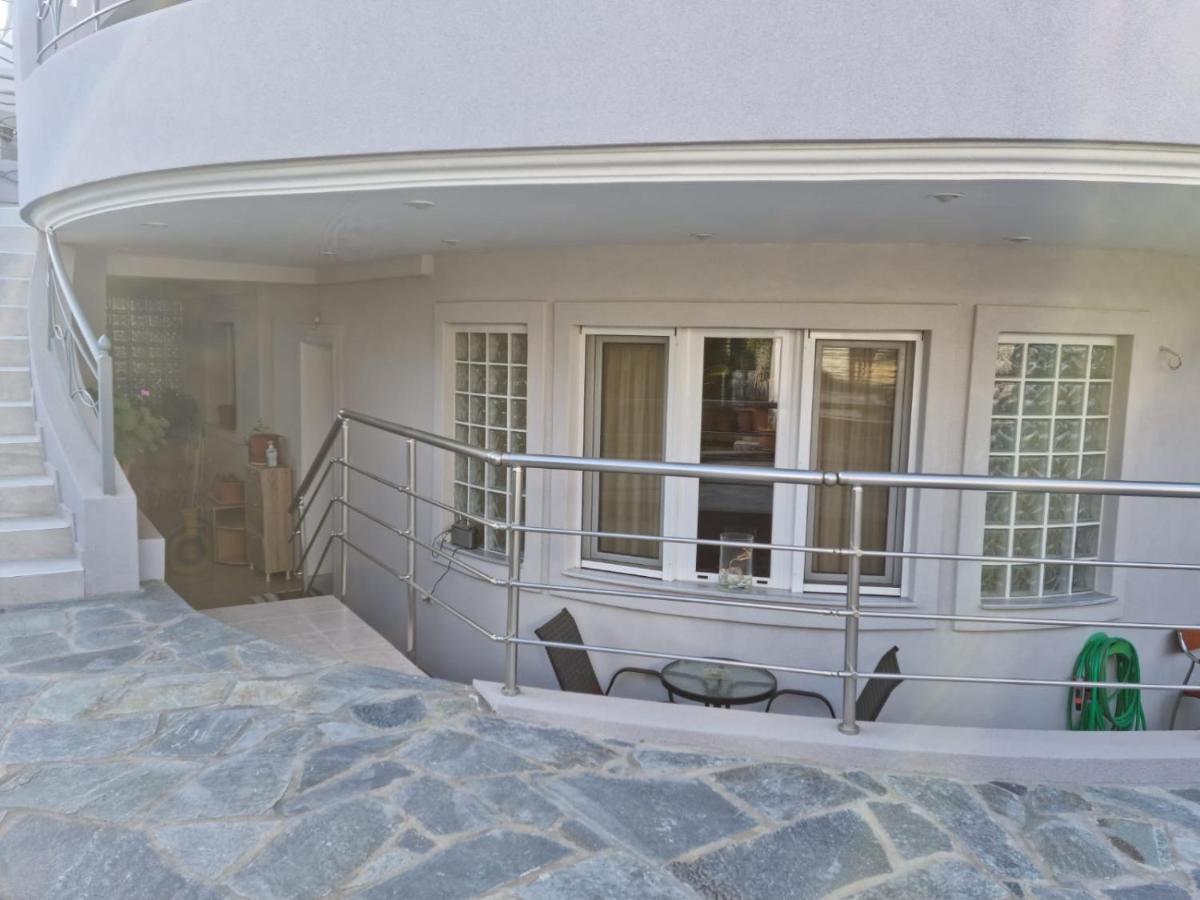 Lirika'S Airport House Apartment อาร์เตมีดา ภายนอก รูปภาพ