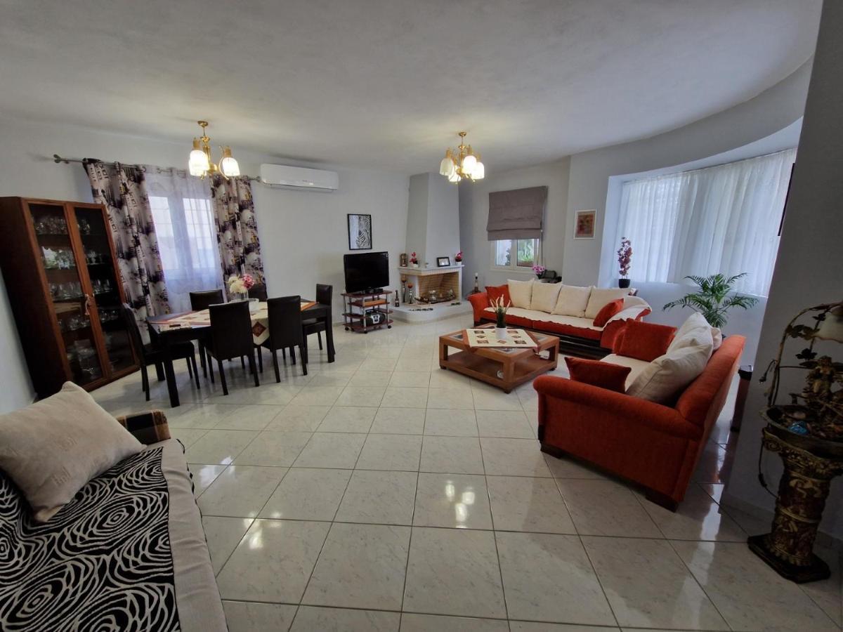 Lirika'S Airport House Apartment อาร์เตมีดา ภายนอก รูปภาพ